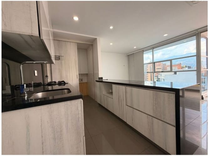 Apartamento de 4 alcobas en venta en Laureles, Medellín, 200 m² · foto 7 de 24