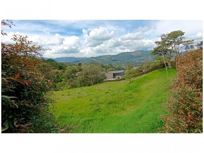 Lote en venta en El Retiro, 3050 m² · foto 2 de 9
