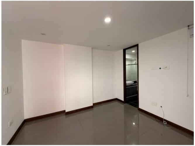 Apartamento de 4 alcobas en venta en Laureles, Medellín, 200 m² · foto 9 de 24