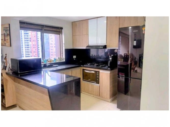 Apartamento de 3 alcobas en venta en Belén, Medellín, 86 m² · foto 3 de 19