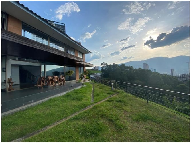 Casa de 4 alcobas en venta en Las Lomitas, Sabaneta, 1392 m² · foto 5 de 24