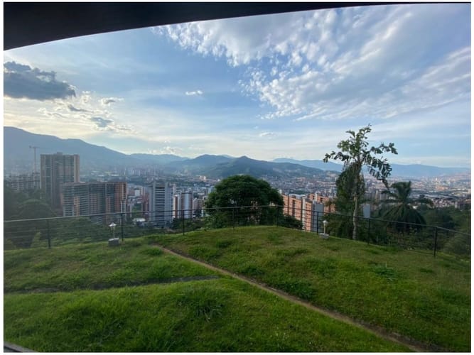 Casa de 4 alcobas en venta en Las Lomitas, Sabaneta, 1392 m² · foto 7 de 24