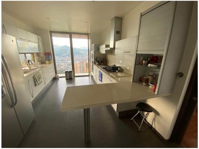 Casa de 4 alcobas en venta en Las Lomitas, Sabaneta, 1392 m² · foto 10 de 24