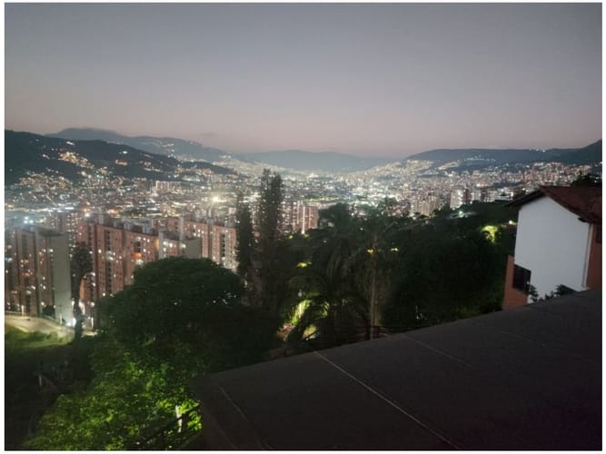 Casa de 4 alcobas en venta en Las Lomitas, Sabaneta, 1392 m² · foto 15 de 24