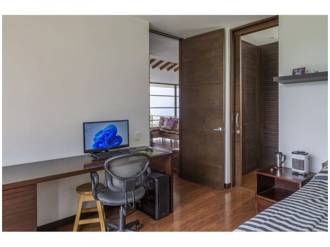 Casa de 4 alcobas en venta en Las Lomitas, Sabaneta, 1392 m² · foto 19 de 24