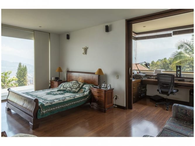 Casa de 4 alcobas en venta en Las Lomitas, Sabaneta, 1392 m² · foto 22 de 24