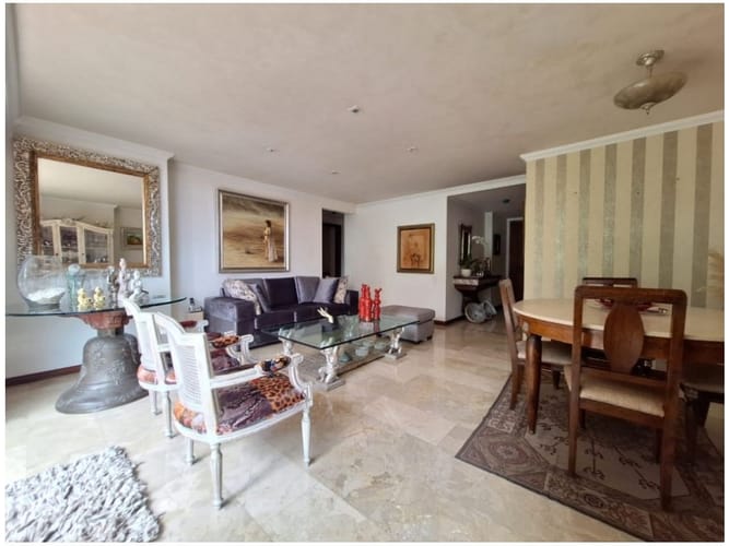Apartamento de 3 alcobas en venta en Los Naranjos, Medellín, 174 m² · foto 5 de 24