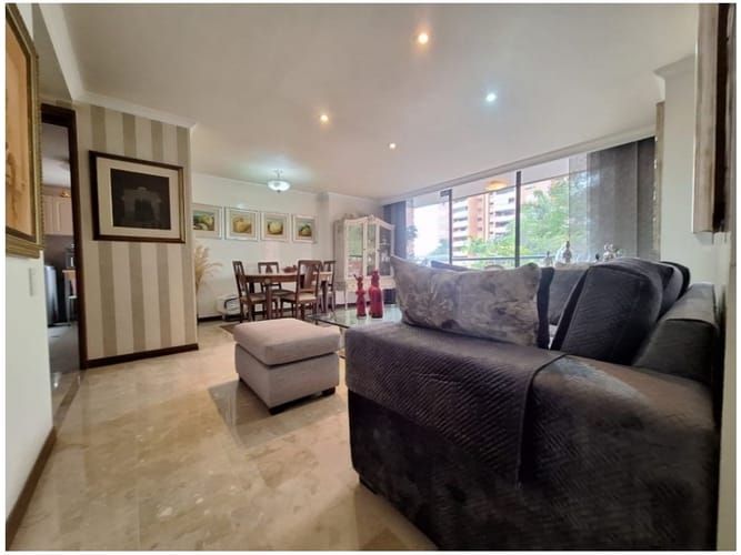 Apartamento de 3 alcobas en venta en Los Naranjos, Medellín, 174 m² · foto 8 de 24