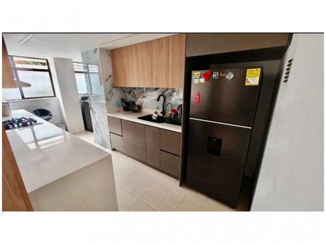Apartamento de 3 alcobas en venta en El Poblado, Medellín, 151 m² · foto 8 de 24