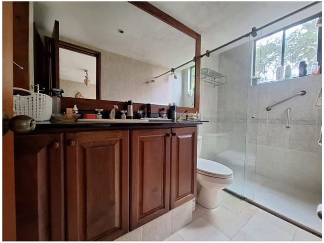 Apartamento de 3 alcobas en venta en Los Naranjos, Medellín, 174 m² · foto 16 de 24