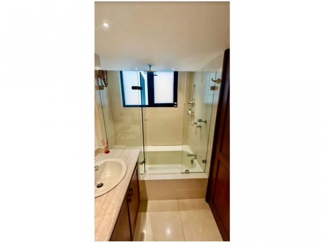 Apartamento de 3 alcobas en venta en El Poblado, Medellín, 151 m² · foto 20 de 24