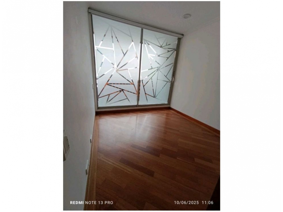 Apartamento en venta en Laureles, Medellín · foto 3 de 24