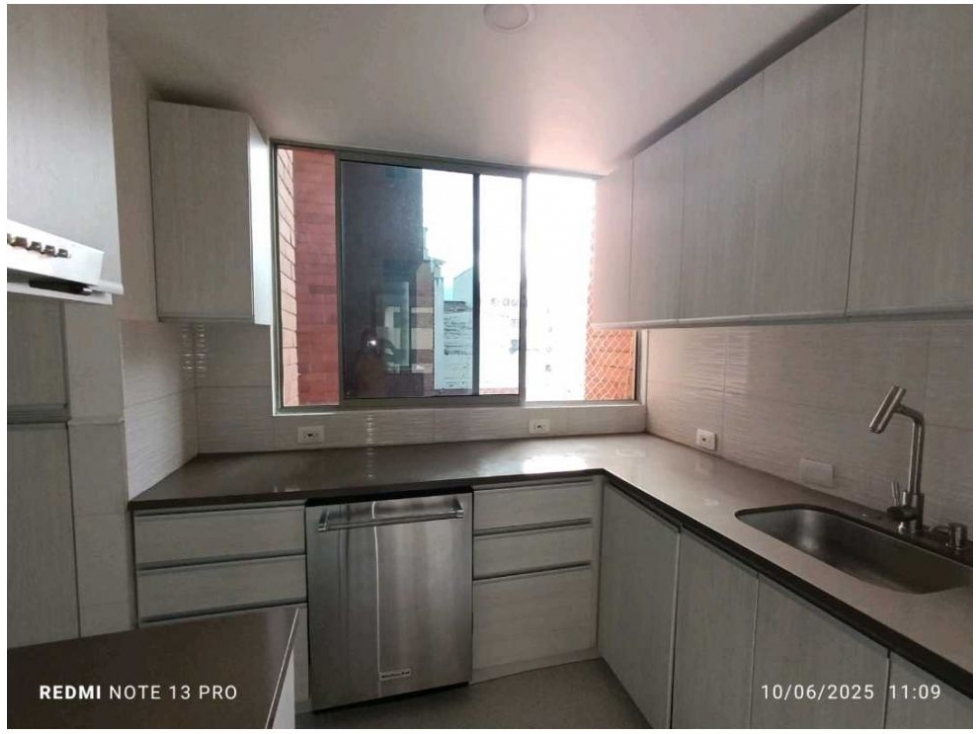 Apartamento en venta en Laureles, Medellín · foto 7 de 24
