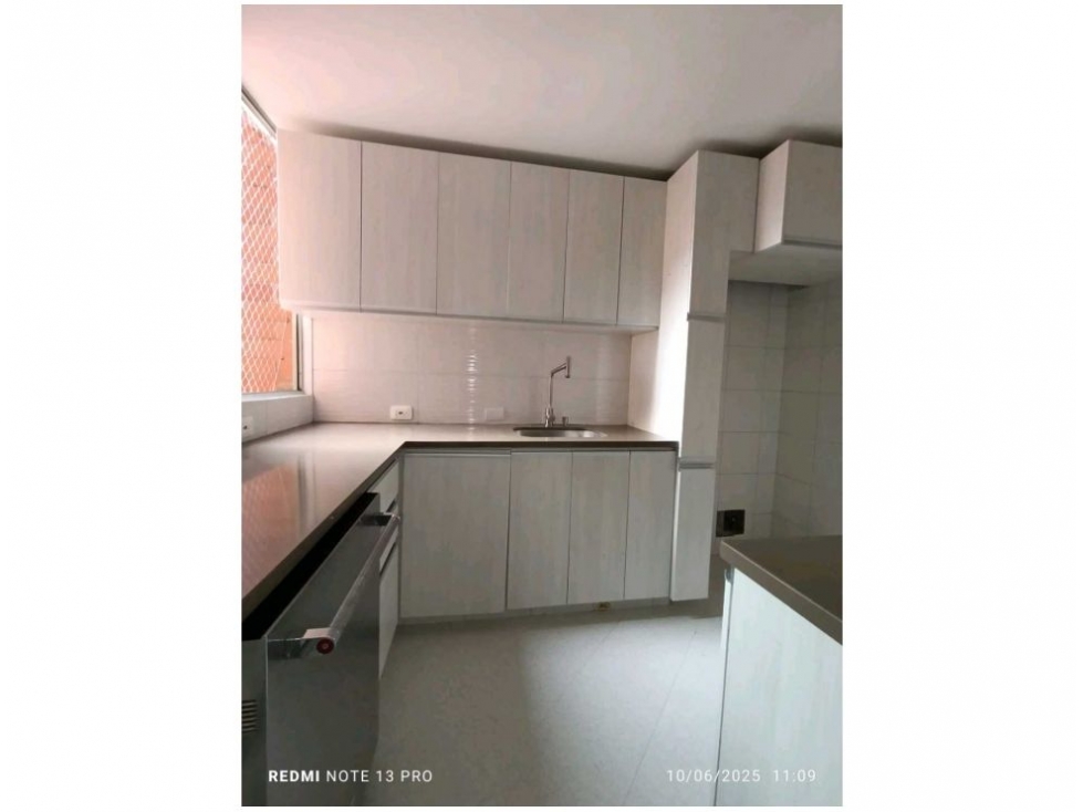 Apartamento en venta en Laureles, Medellín · foto 9 de 24