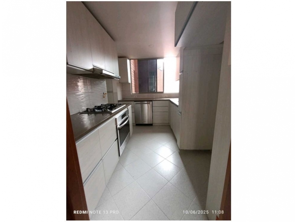 Apartamento en venta en Laureles, Medellín · foto 11 de 24