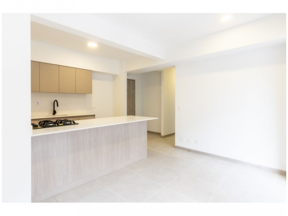 Apartamento en venta en El Poblado, Medellín · foto 2 de 21