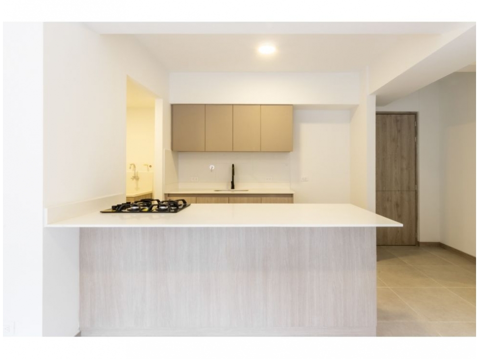 Apartamento en venta en El Poblado, Medellín · foto 3 de 21