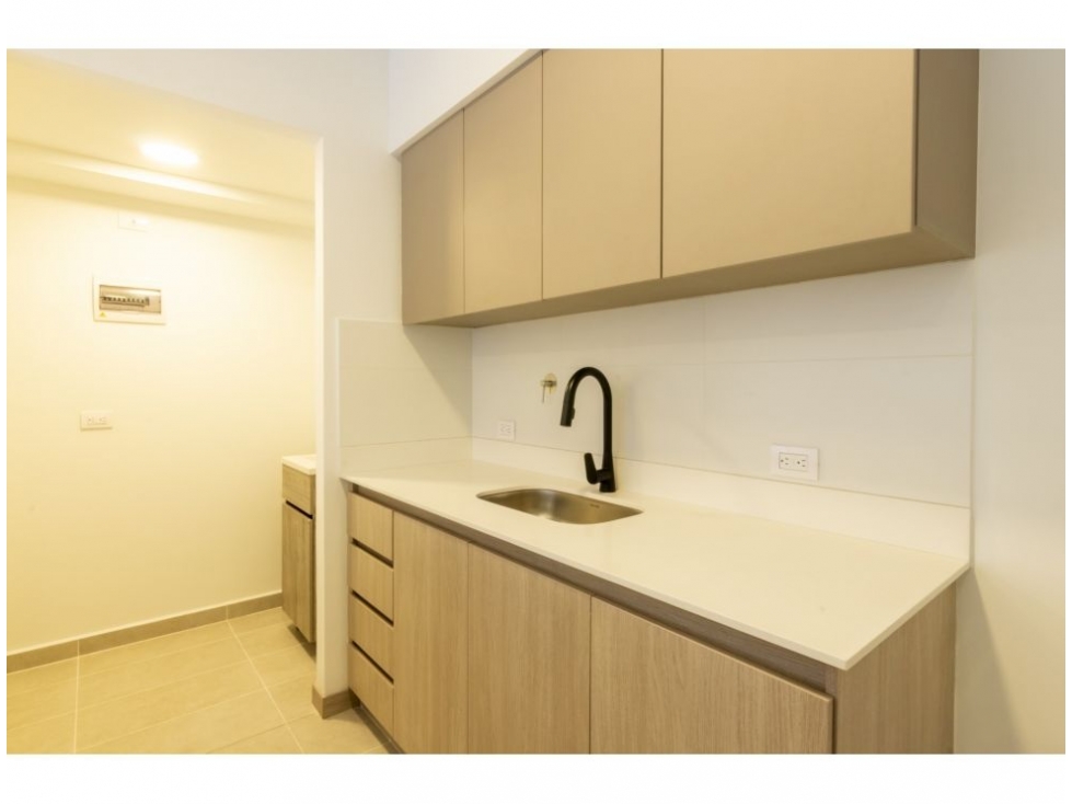 Apartamento en venta en El Poblado, Medellín · foto 7 de 21