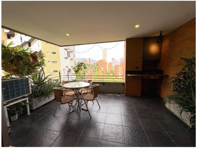 Apartamento de 2 alcobas en venta en La Florida, Medellín, 132 m² · foto 2 de 14