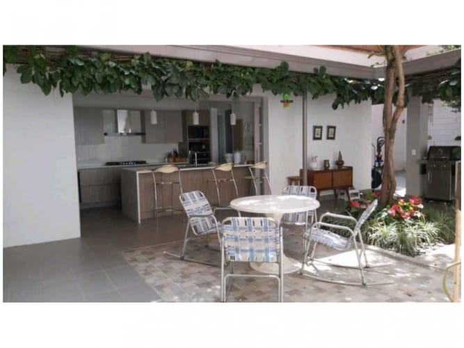 Casa de 4 alcobas en venta en Laureles, Medellín, 380 m² · foto 5 de 11