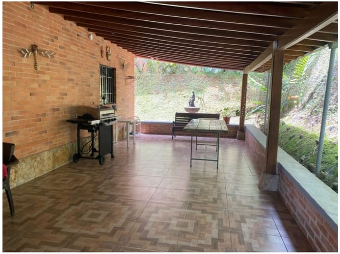 Casa de 3 alcobas en venta en El Poblado, Medellín, 380 m² · foto 11 de 24