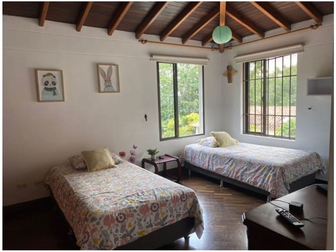 Casa de 3 alcobas en venta en El Poblado, Medellín, 380 m² · foto 13 de 24