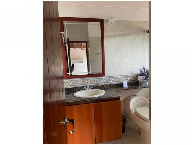 Casa de 3 alcobas en venta en El Poblado, Medellín, 380 m² · foto 14 de 24