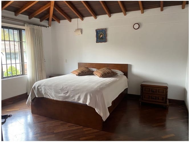 Casa de 3 alcobas en venta en El Poblado, Medellín, 380 m² · foto 17 de 24
