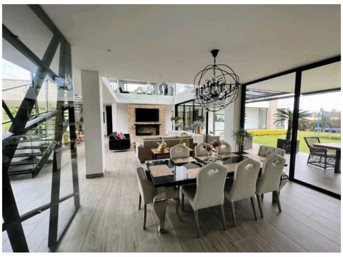 Casa de 5 alcobas en venta en Las Palmas, Envigado, 2000 m² · foto 3 de 17