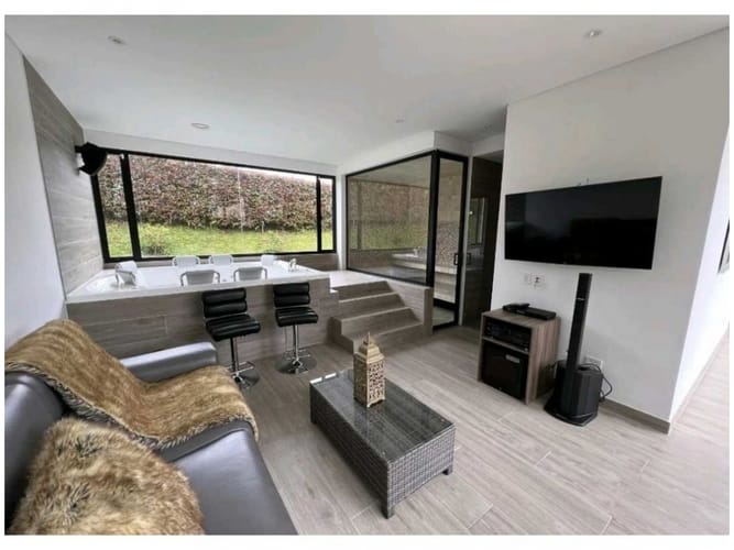 Casa de 5 alcobas en venta en Las Palmas, Envigado, 2000 m² · foto 6 de 17
