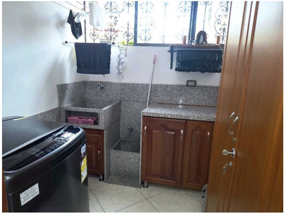 3BR House in Loma de los bernal (150 m²) for Sale - 4