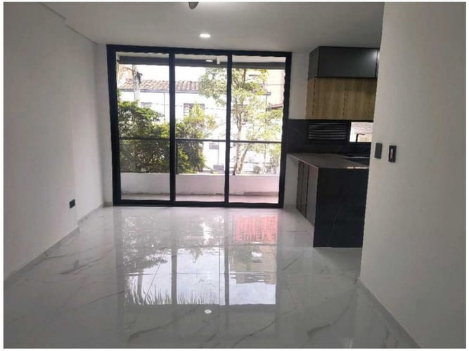 Casa de 3 alcobas en venta en La Castellana, Medellín, 127 m² · foto 2 de 18