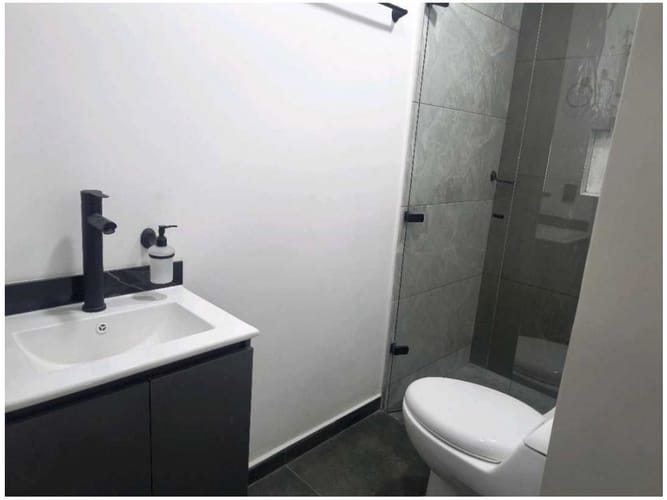Casa de 3 alcobas en venta en La Castellana, Medellín, 127 m² · foto 9 de 18