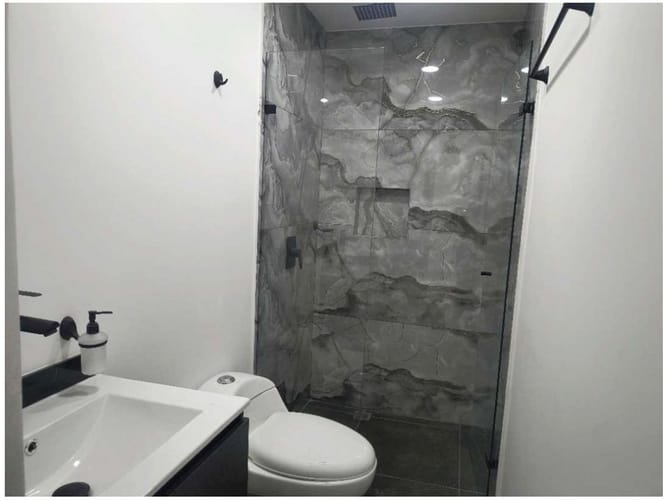 Casa de 3 alcobas en venta en La Castellana, Medellín, 127 m² · foto 11 de 18