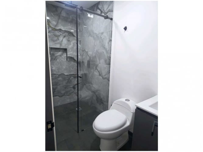 Casa de 3 alcobas en venta en La Castellana, Medellín, 127 m² · foto 13 de 18
