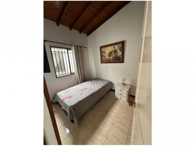 Casa de 4 alcobas en venta en Prados De Sabaneta, Sabaneta, 126 m² · foto 15 de 16