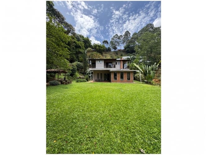 Casa de 5 alcobas en venta en La Doctora, Sabaneta, 320 m² · foto 4 de 24