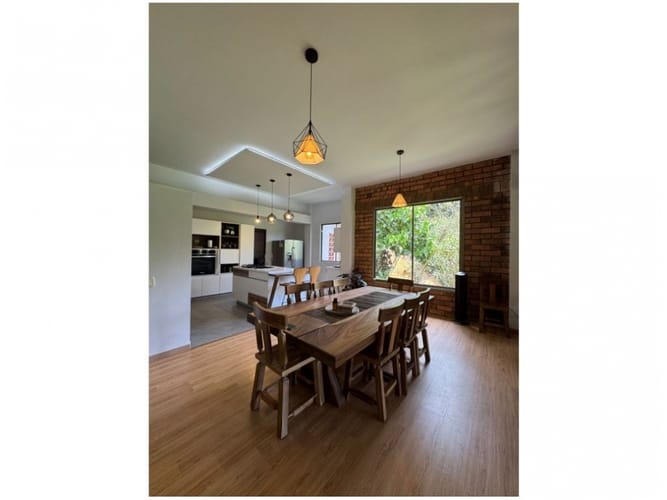Casa de 5 alcobas en venta en La Doctora, Sabaneta, 320 m² · foto 9 de 24