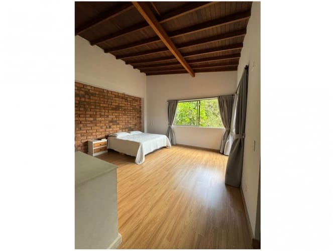 Casa de 5 alcobas en venta en La Doctora, Sabaneta, 320 m² · foto 15 de 24