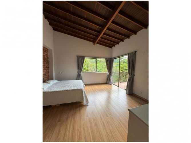 Casa de 5 alcobas en venta en La Doctora, Sabaneta, 320 m² · foto 17 de 24