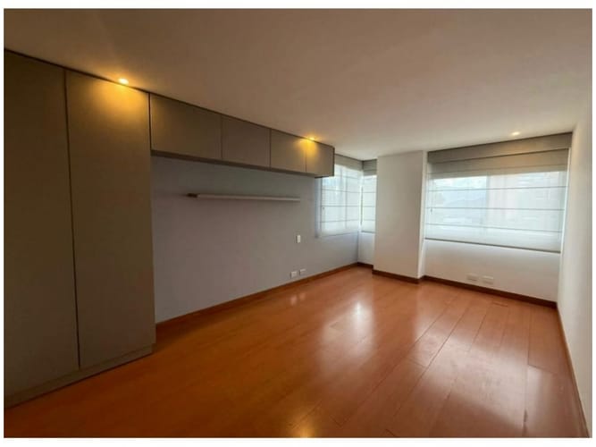 Apartamento de 1 alcoba en venta en Los Naranjos, Medellín, 63 m² · foto 8 de 12
