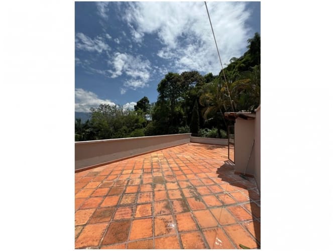 Casa de 5 alcobas en venta en La Doctora, Sabaneta, 320 m² · foto 22 de 24