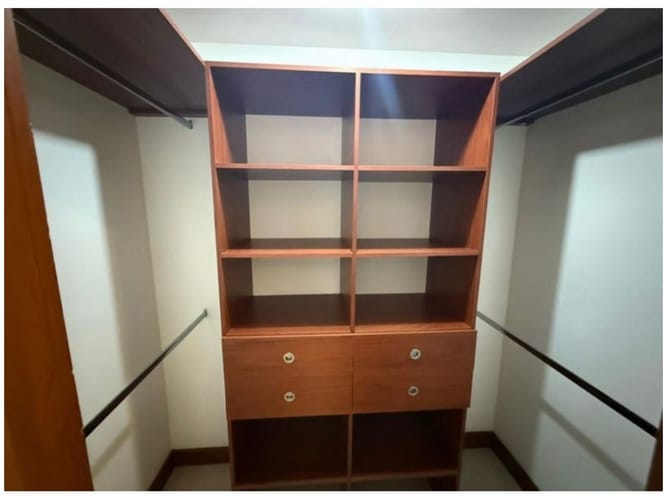 Apartamento de 1 alcoba en venta en Los Naranjos, Medellín, 63 m² · foto 10 de 12