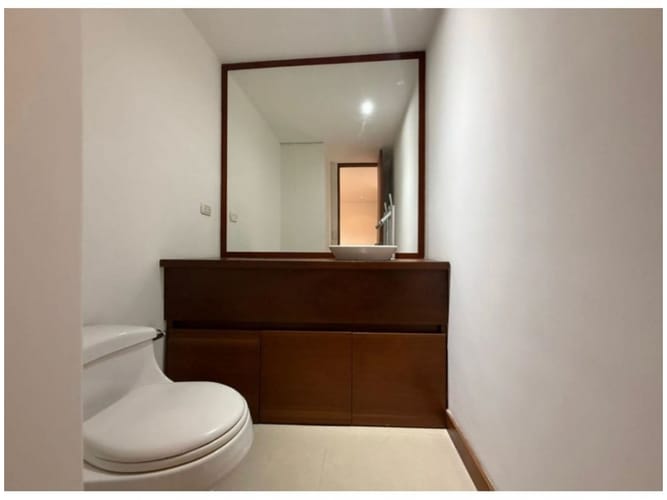 Apartamento de 1 alcoba en venta en Los Naranjos, Medellín, 63 m² · foto 11 de 12