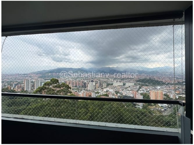 Apartamento de 3 alcobas en venta en El Poblado, Medellín, 88 m² · foto 3 de 21