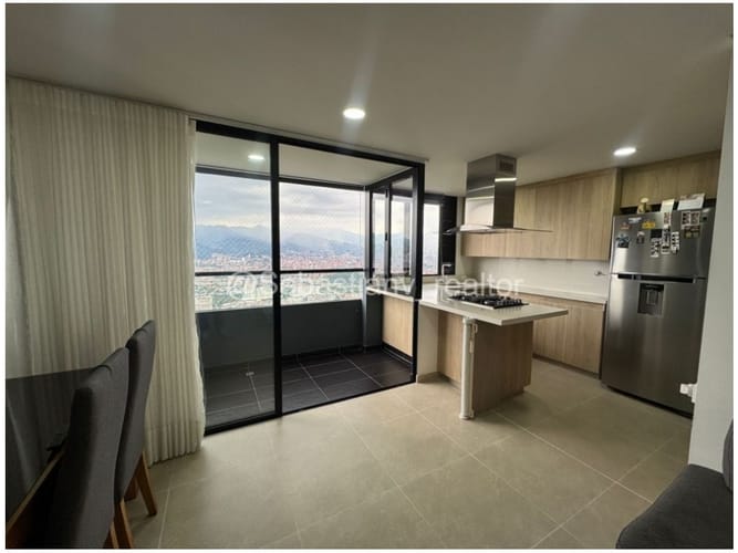 Apartamento de 3 alcobas en venta en El Poblado, Medellín, 88 m² · foto 6 de 21