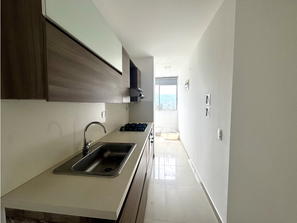 Apartamento en venta en Loma Del Esmeraldal, Envigado · foto 2 de 6