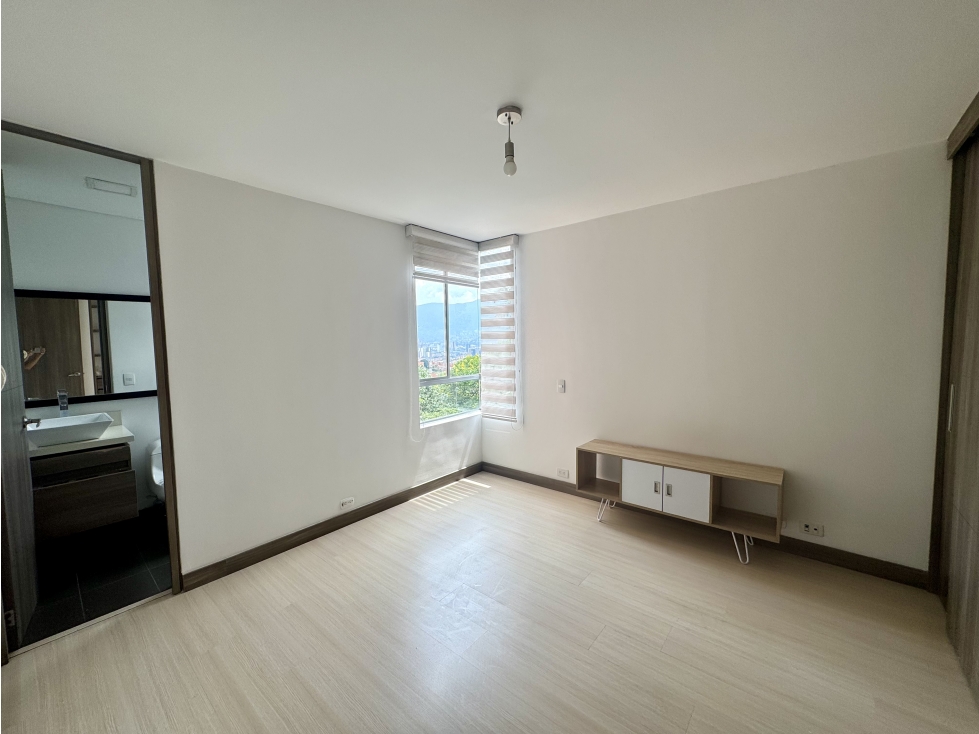 Apartamento en venta en Loma Del Esmeraldal, Envigado · foto 6 de 6