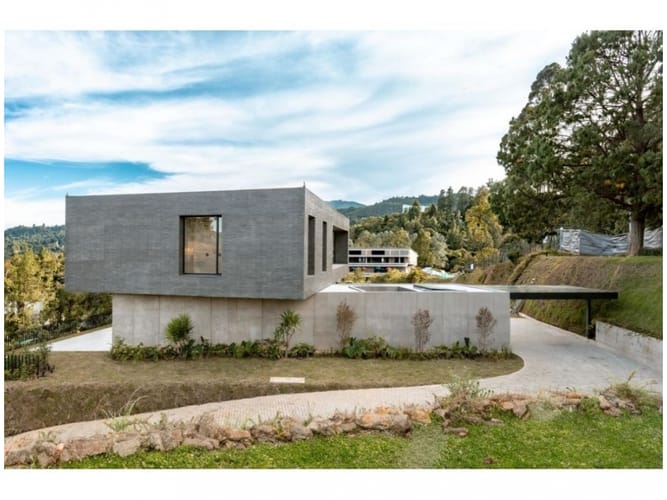 Casa de 4 alcobas en venta en El Dorado, Envigado, 1076 m² · foto 4 de 18