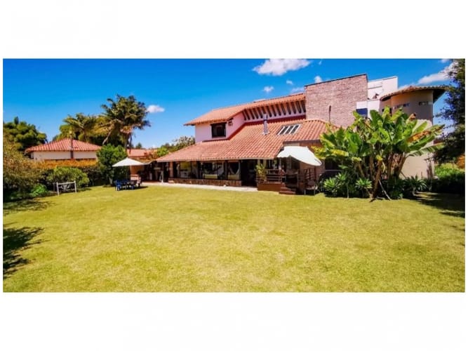 Casa de 4 alcobas en venta en Llano Grande, Rionegro, 1400 m² · foto 2 de 22